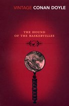 Boek "The Hound of the Baskervilles" van Vintage Conan Doyle, met een vergrootglas dat een monsterlijke hond toont.