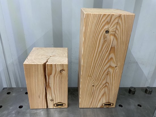 InterieurX -Zuil -houten sokkel- pilaar-plantenstandaard-Massief Hout- Douglas 18cm x 18cm-hoogte 20cm