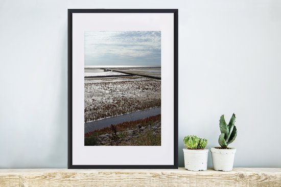 Photo encadrée - Cadre photo vue mer sur la mer des Wadden néerlandaise noir avec passe-partout blanc 40x60 cm - Affiche encadrée (Décoration murale salon / chambre) / Mer et plage