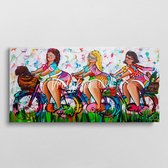 3 Dikke dames op de fiets | Vrolijk Schilderij | 100x50cm | Dikte 4 cm | Canvas schilderijen woonkamer | Wanddecoratie | Schilderij op canvas | Kunst | Corrie Leushuis