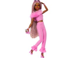 foto van Barbie Deluxe Stijl - Zachtroze set met namaakbont - Barbiepop