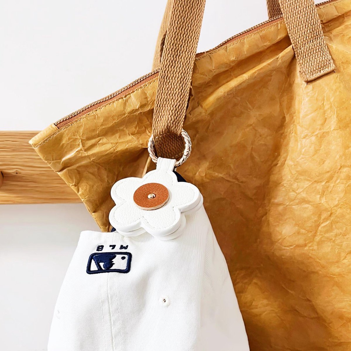 4 Clips à Chapeau KASESSS - Pince Mains Libres Pour Sacs, Design Fleur Élégant