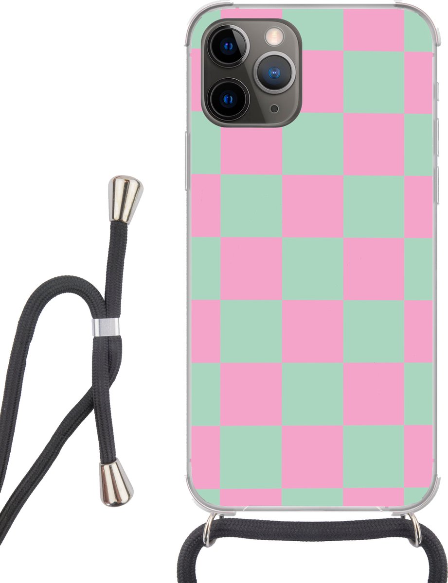 Telefoonhoesje Geschikt voor iPhone 12 pro crossbody - Schaakbord patroon - Groen - Roze - Blokjes - Siliconen - Crossbody - Backcover met Koord - Telefoonhoesje met koord - Hoesje met touw Telefoonhoesje