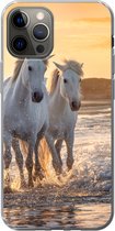 Telefoonhoesje Geschikt voor iPhone 13 Pro hoesje - Paarden - Water - Strand - Dieren - Siliconen Telefoonhoesje Telefoonhoesje