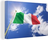 Canvas Schilderij De vlag van Italië wappert in de lucht - 90x60 cm - Wanddecoratie