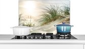 Spatscherm keuken 70x50 cm - Kookplaat achterwand - Strand duinen - Muurbeschermer hittebestendig - Spatwand fornuis - Hoogwaardig aluminium - Keukenaccessoires natuur - Alternatief voor glazen spatscherm