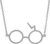 Fashionidea - Zilverkleurige ketting met hanger in de vorm van een bril.