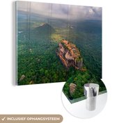 MuchoWow® Glasschilderij 80x60 cm - Schilderij acrylglas - Uitzicht over de Sigiriya rots in Sri Lanka - Foto op glas - Schilderijen