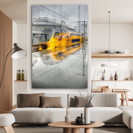 MuchoWow® Peinture sur Verre - Amsterdam - Train - Pluie - Nederland - 100x150 cm - Peintures sur Verre Acrylique - Photo sur Glas