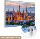 MuchoWow® Glasschilderij 120x80 cm - Schilderij acrylglas - Paleis - Thailand - Oranje - Foto op glas - Schilderijen