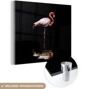 MuchoWow® Glasschilderij 90x90 cm - Schilderij acrylglas - Twee flamingo's staan in het water - Foto op glas - Schilderijen