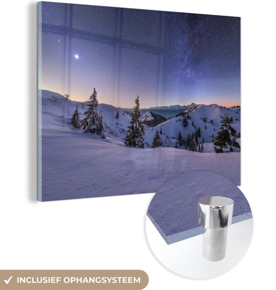 MuchoWow® Glasschilderij 40x30 cm - Schilderij acrylglas - Winter - Sneeuw - Nacht - Bomen - Foto op glas - Schilderijen