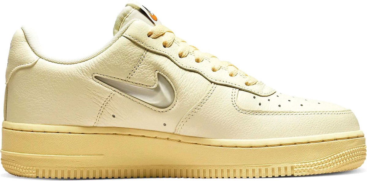 Nike Air Force 1 07 LX Sneakers Dames bol
