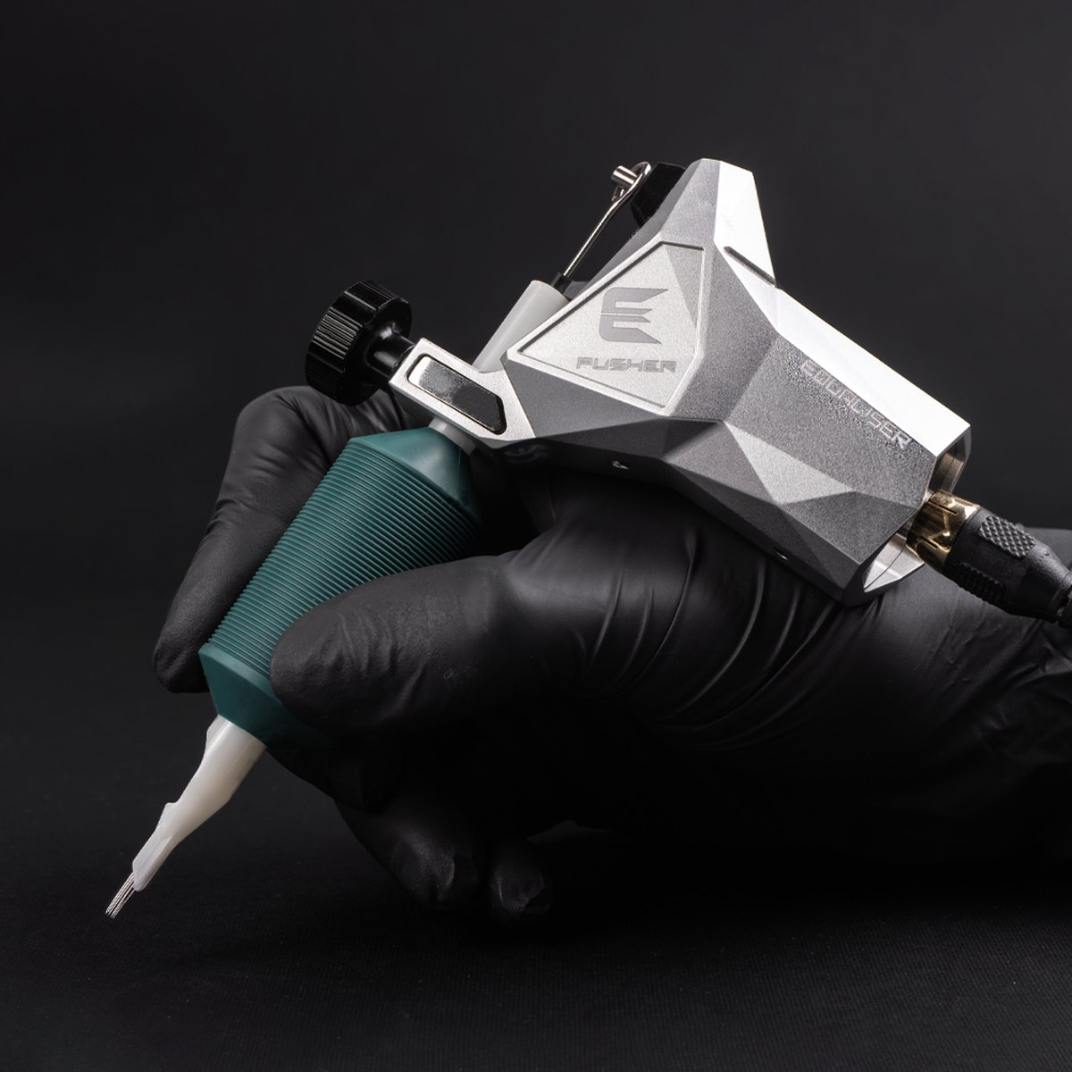 Equaliser Pusher | Premium Professionele Tattoo Machine | Draadloze Tatoeage Pen | Wireless | PMU Gun | Zelf Tatoeëren Kit | Cartridges | Naalden | Beginner & Gevorderden Set 1RL | 3RL | 7RL