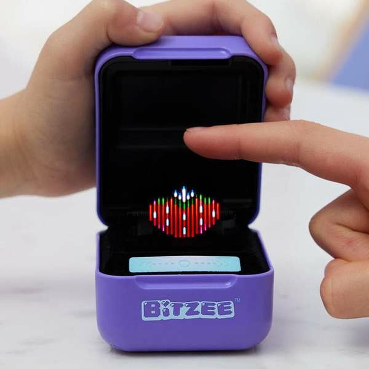 Bitzee - het interactieve virtuele huisdier - 15 digitale diertjes in een doosje die reageren op jouw aanraking - robot speelgoed - Paars — afbeelding 21