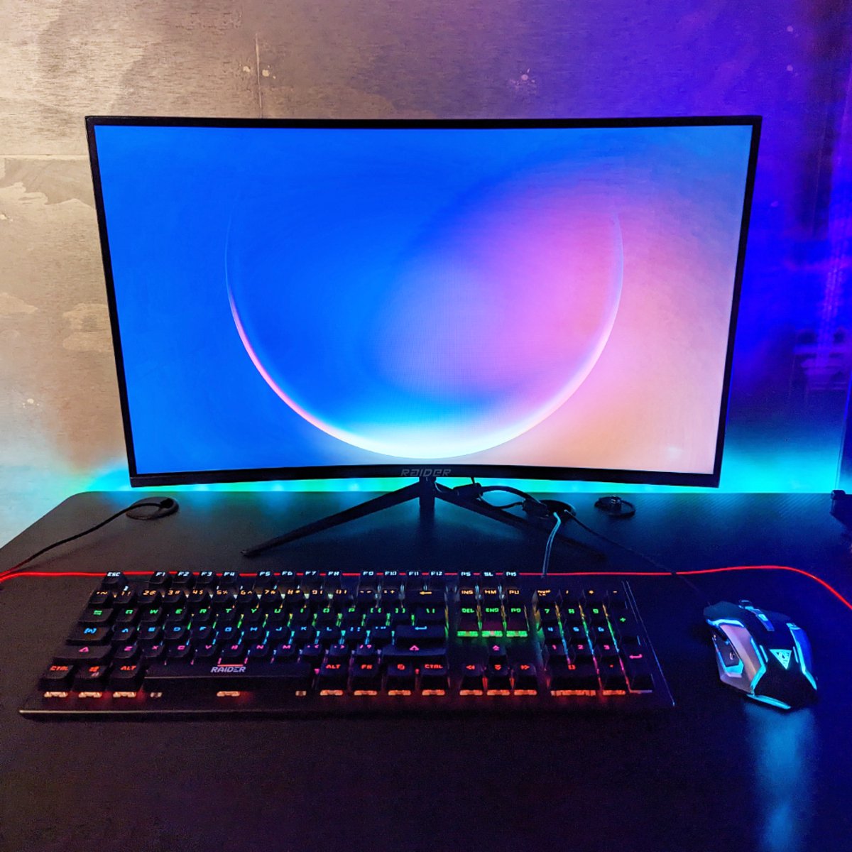 RAIDER Pro Gaming Monitor - FreeSync/G-Sync - 165Hz - Curved - 27 inch thumbnail 5