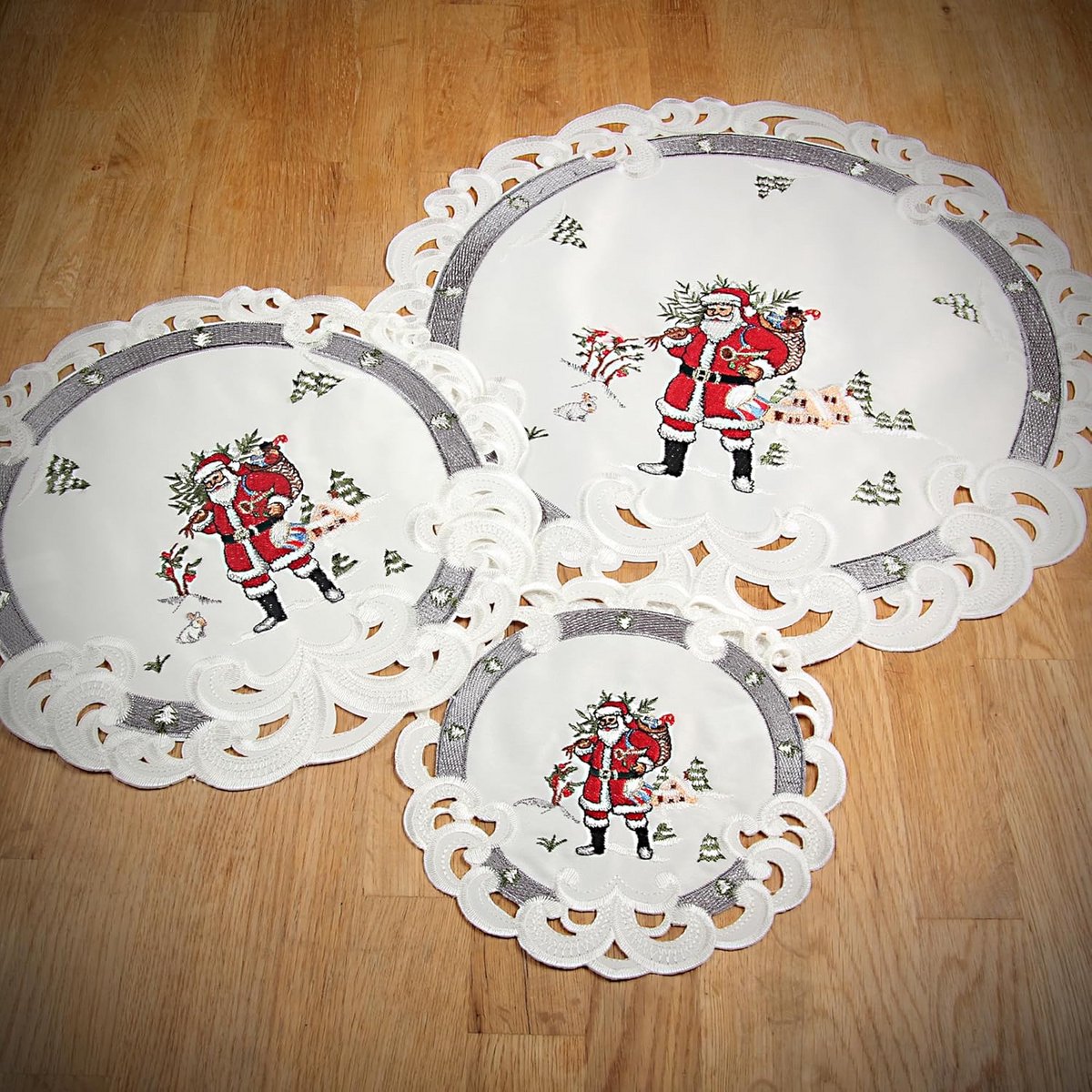 Ronde Kerst Tafelkleed met Kerstman Borduurwerk - Polyester - Diverse Maten