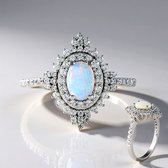 Cavill - Elegante Opaal Ring 0,321 ct - 925 Sterling Zilver Geplatineerd - Ovaal Design - 1,231 ct Zirkonia's