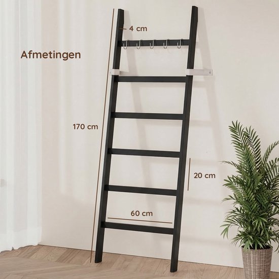 Zwarte bamboe ladder met afmetingen 170 cm hoog, 60 cm breed, 20 cm diep.
