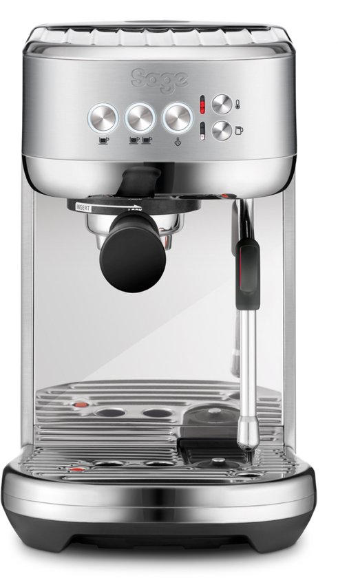 Zilverkleurige Sage espressomachine met draaiknoppen en stoompijpje.