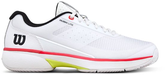 Zijaanzicht van de rechter witte Wilson Rush Lite tennisschoen met rood-gele zool en zwart logo.