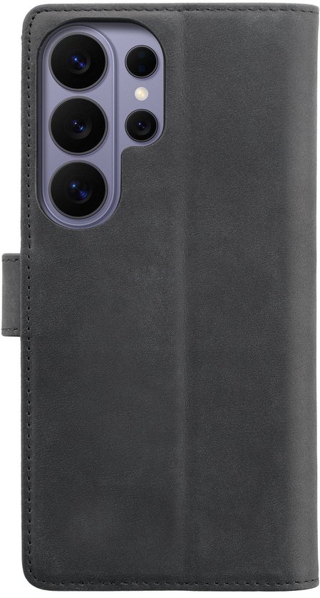 Zwart suède telefoonhoesje, achterkant met uitsparing voor camera met 8 lenzen.