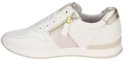 Witte sneaker met gouden hiel en zilveren accenten, met ritssluiting.