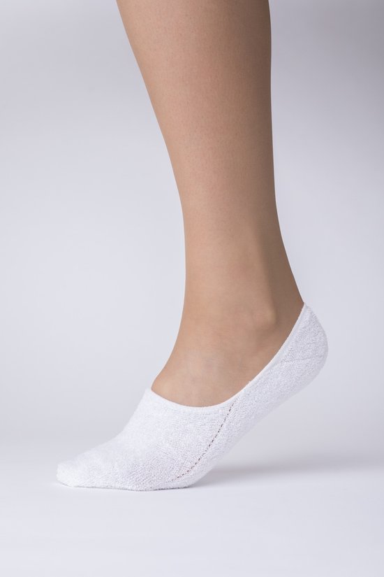 Witte, onzichtbare sneakersokken van badstof met antislipboord, voor dames.