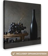 Canvas Schilderij Stilleven - Zwart - Fles - Druiven - 50x50 cm - Wanddecoratie