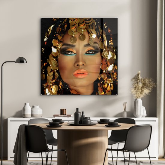 MuchoWow® Glasschilderij 90x90 cm - Schilderij acrylglas - Vrouw - Cleopatra - Goud - Sieraden - Make up - Luxe - Foto op glas - Muurdecoratie woonkamer - Wanddecoratie slaapkamer - Schilderijen