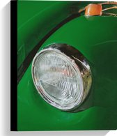 Canvas - Close-up van Ouderwetse Koplamp op Groenkleurige Auto - 30x40 cm Foto op Canvas Schilderij (Wanddecoratie op Canvas)