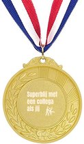 Akyol - superblij met een collega als jij medaille goudkleuring - Collega - beste collega - cadeau collega - school - bedankje - afscheidscadeau - bedank cadeau