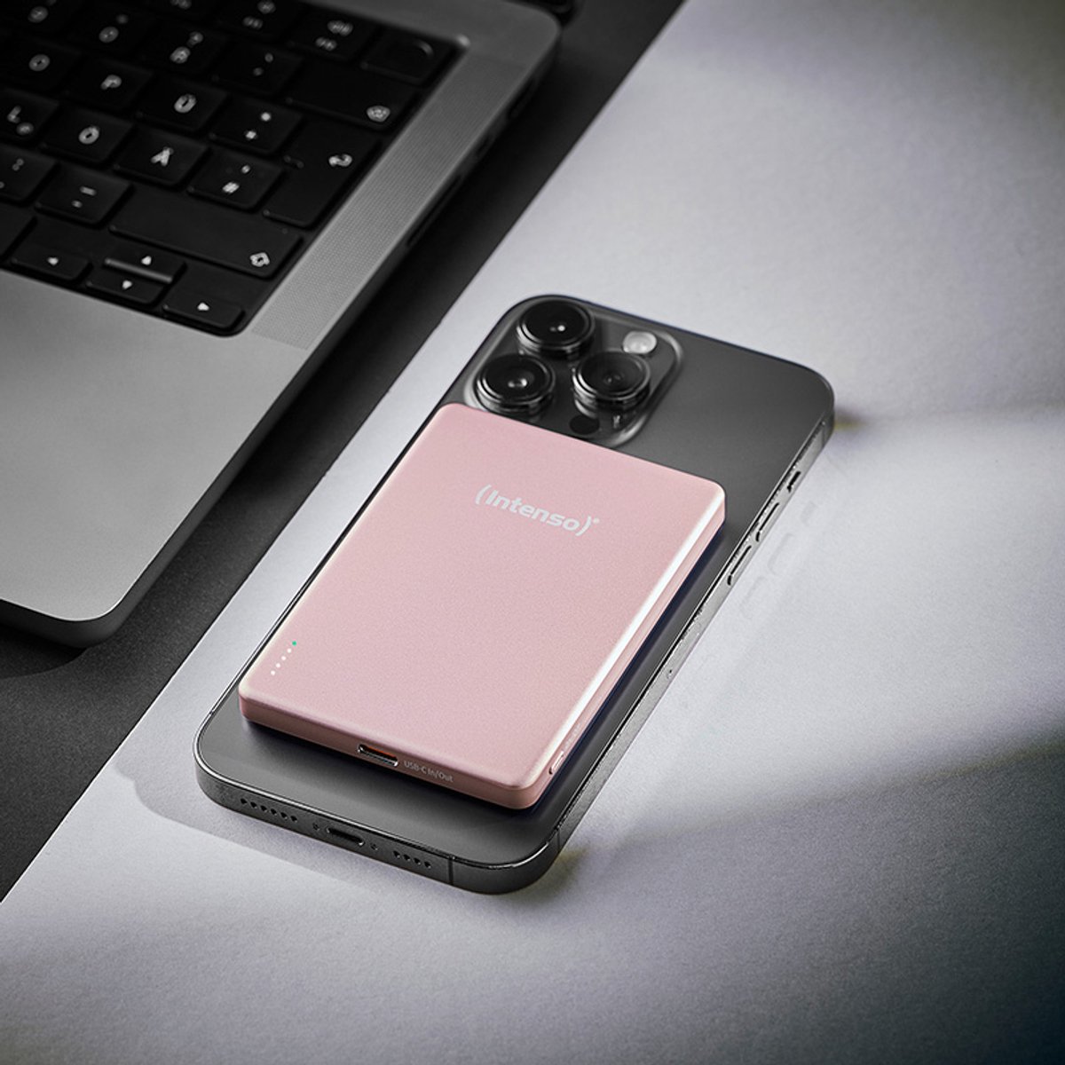 Intenso MW10000 Powerbank 10.000 mAh Draadloos & USB-C Roze - afbeelding 3