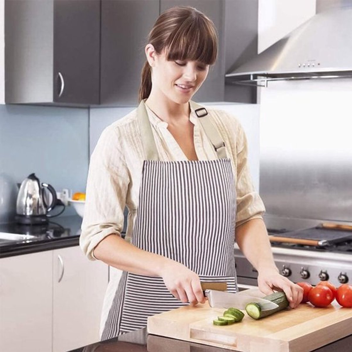Keukenschort - 2 Stuks - Professioneel Kookschort - Horeca Sloof - Pottenbakken Schort - BBQ Schort - Verfschort - Timmermansschort - voor Dames en Heren - 2 Praktische Grote Zakken - Apron - voor BBQ, Koken en Ambachtelijk Werk - Zwart en Grijs — cadeau in Kookcadeaus - foto 6