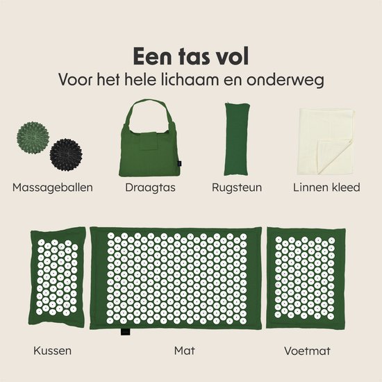 Geleverde items van de groene spijkermat set: massageballen, draagtas, rugsteun, linnen kleed, kussens, mat en voetmat.