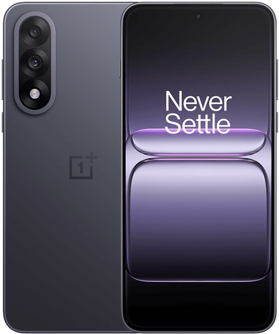 Voorkant en achterkant van een donkergrijze OnePlus smartphone met drievoudige camera.