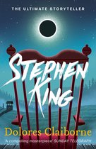 Boekomslag van 'Dolores Claiborne' door Stephen King, met een stoel in de voorgrond en een zonsverduistering op een avondhemel.