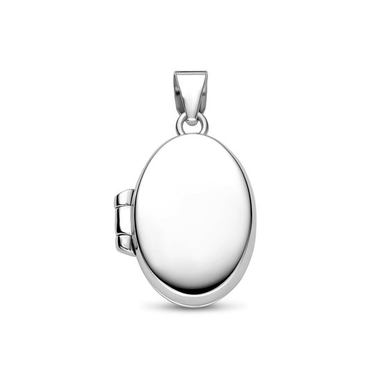 Médaillon ovale en argent de 23mm, finition lisse. Le médaillon s'ouvre sur le côté.
