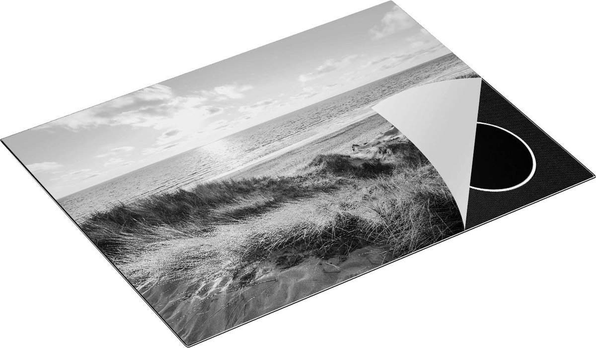 Chefcare Inductie Beschermer Strand en Zee vanuit Duinen - Zwart Wit - 70x55 cm - Afdekplaat Inductie - Kookplaat Beschermer - Inductie Mat