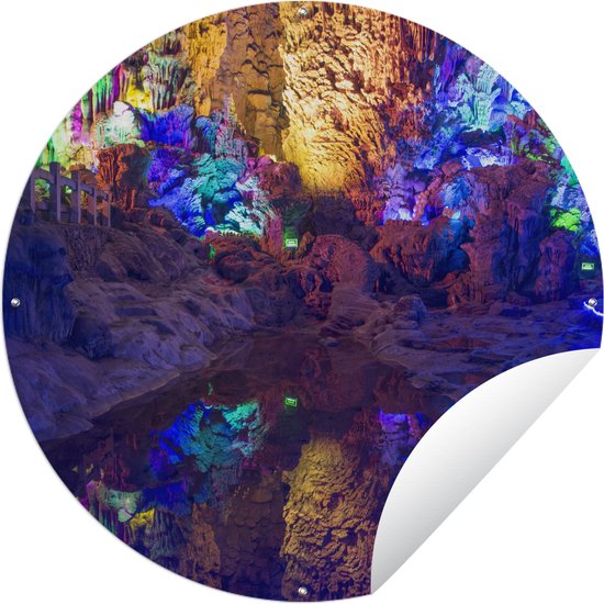 Tuincirkel De kleurrijke lichtjes in de Reed Flute grot in China - 60x60 cm - Ronde Tuinposter - Buiten