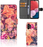 Flipcase Geschikt voor Samsung Galaxy A13 (4G) Telefoon Hoesje Cadeau voor Moeder Bosje Bloemen