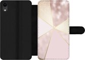 Bookcase Geschikt voor iPhone XR telefoonhoesje - Marmer print - Roze - Goud - Chic - Met vakjes - Wallet case met magneetsluiting