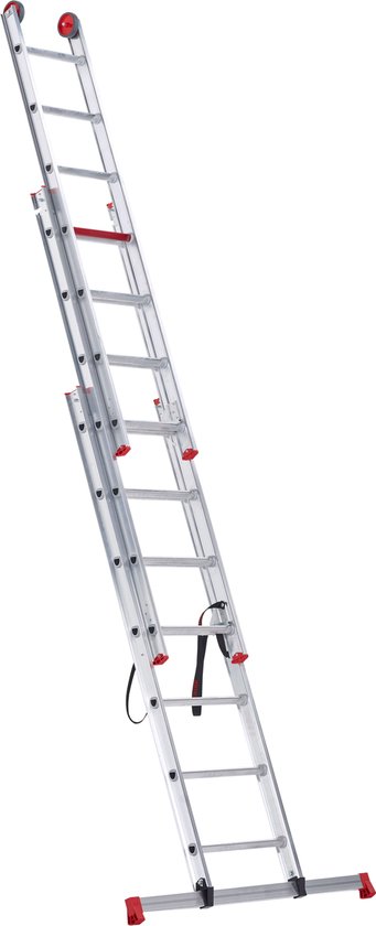 Een lange, aluminium reformladder in uitgestrekte positie met rode details.
