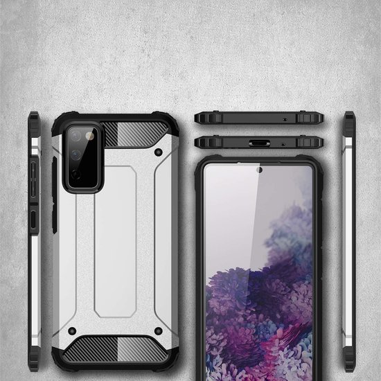 Coque blindée argentée et un téléphone avec un fond floral violet, entourés par différentes vues d'un téléphone.
