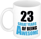 23 great years of being awesome cadeau mok / beker wit en blauw