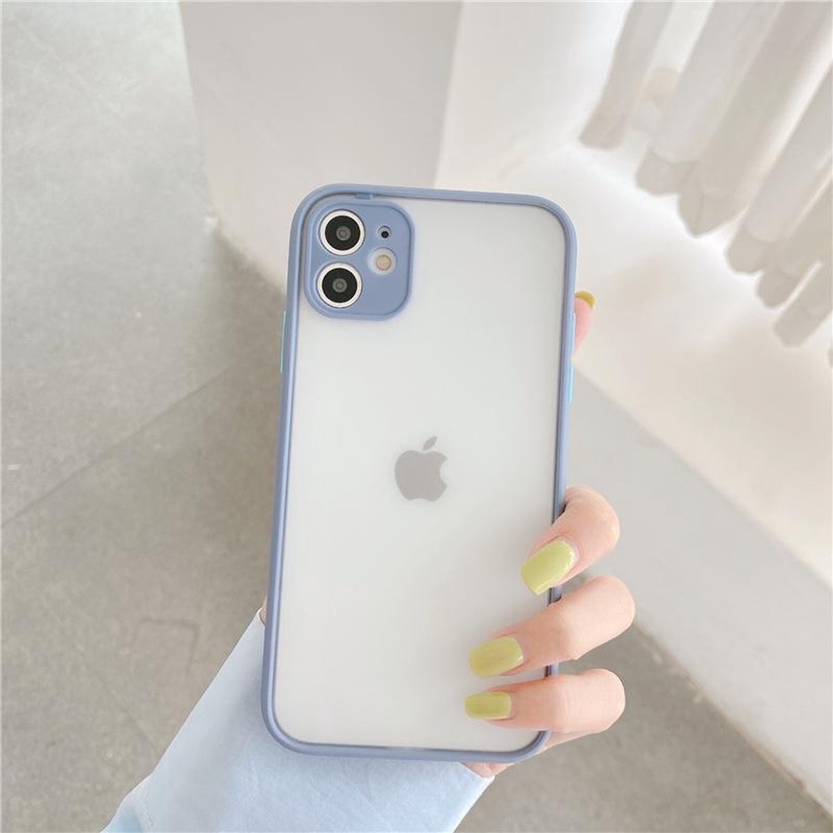 iPhone 12 - Mat Transparent Light Blue cover / case / hoesje