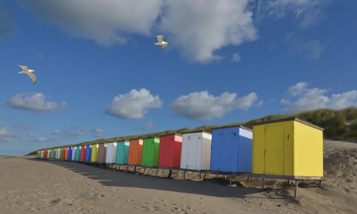 Fotobehang vrolijk gekleurde strandhuisjes 250 x 260 cm - € 175,--