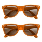 Set van 2x stuks zonnebrillen oranje - UV400 bescherming - Wayfarer model - Dames/heren - Oranje feestartikelen