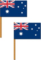Set van 2x stuks luxe grote zwaaivlaggen Australie 30 x 45 cm - Australische feestartikelen en versieringen
