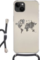 Geschikt voorApple Iphone 14 - Crossbody Case - Wereldkaart - Hout - Plank - Siliconen - Crossbody - Backcover met Koord - Telefoonhoesje met koord - Hoesje met touw